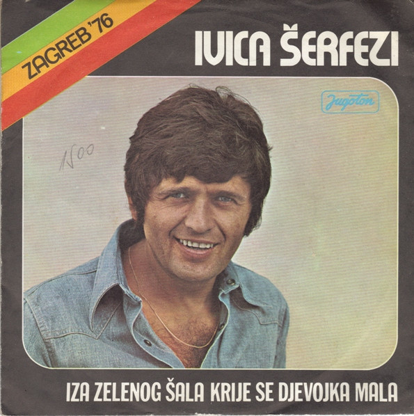 Iza Zelenog Šala Krije Se Djevojka Mala