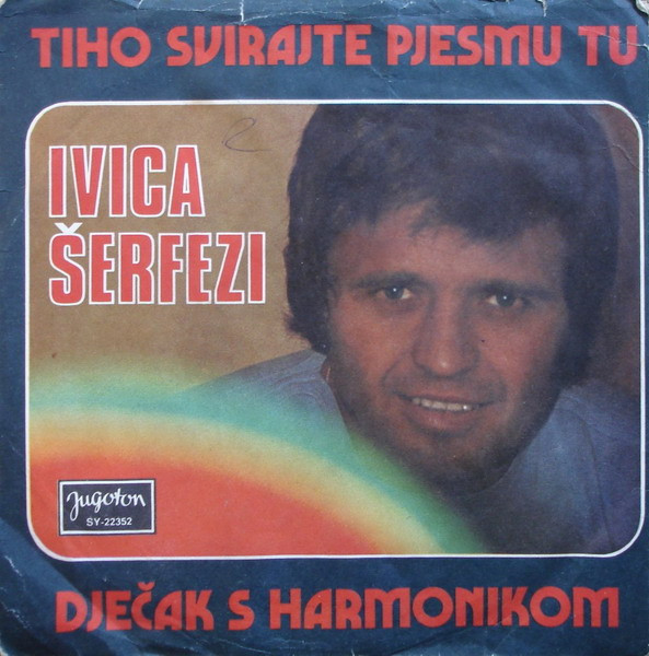 Tiho Svirajte Pjesmu Tu / Dječak S Harmonikom